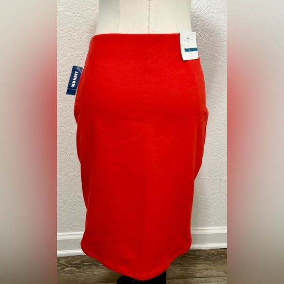Old Navy Women’s Red Pencil Skirt, Size Medium - Picture 2 of 4